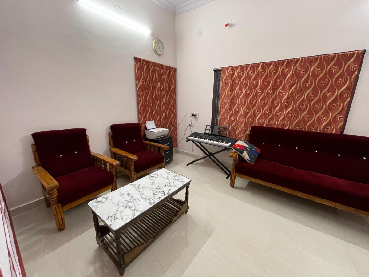 Pakas House Apartment Kakinada Bagian luar foto